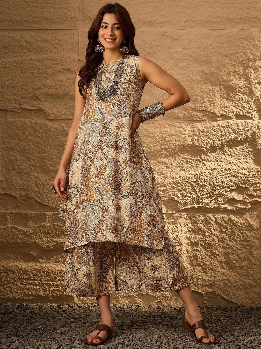 InWeave Floral Printed V-Neck A-Line Kurta With Palazzos-picture-10