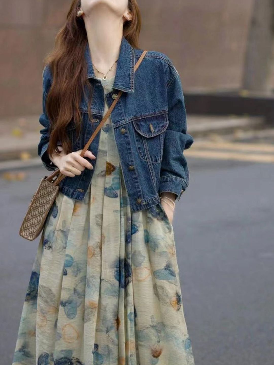 Women's Solid Blue Spread Collar Denim Jacket