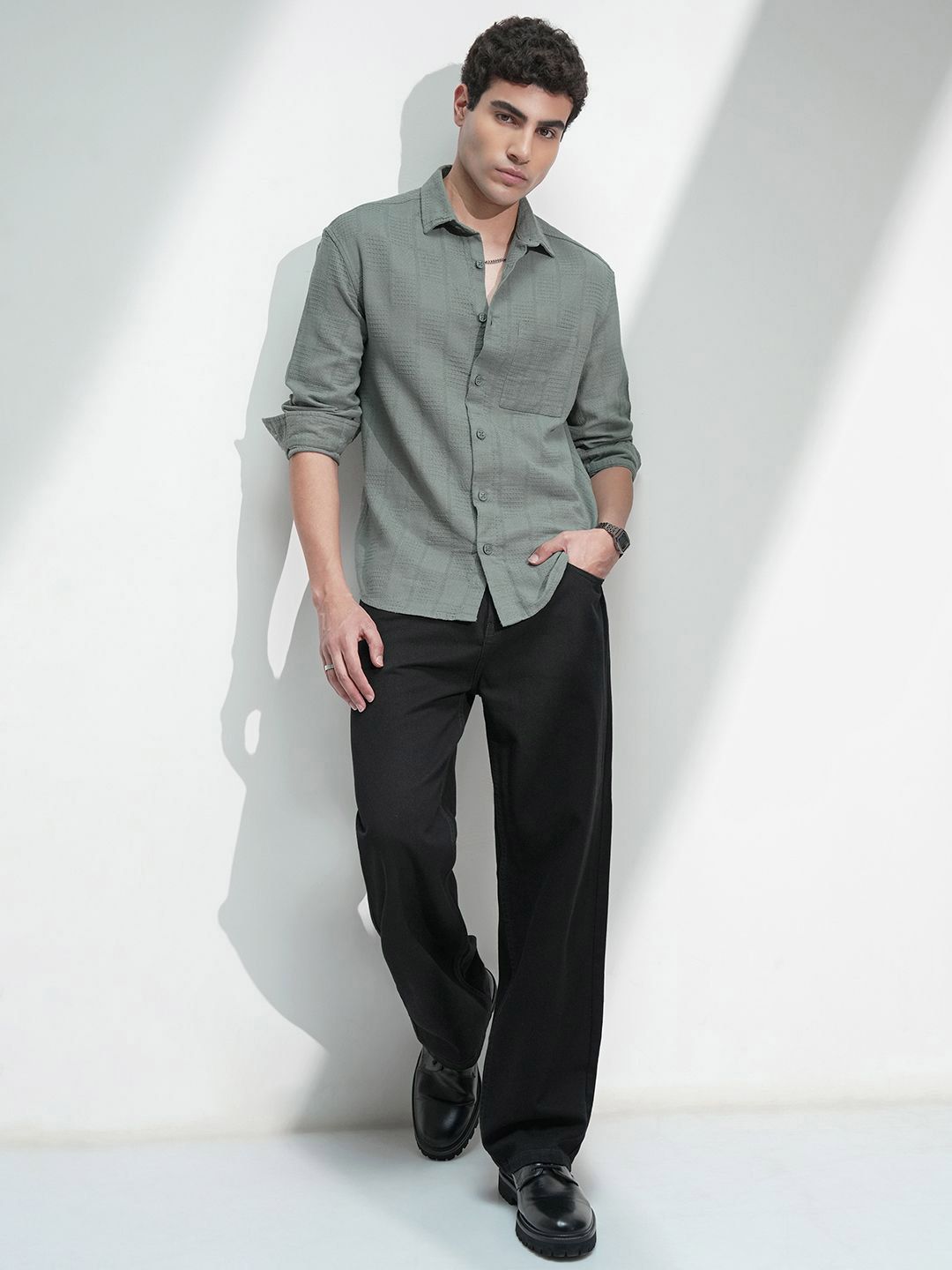 Men's Lavender Spread Collar Abstract Print Comfort Fit Shirt