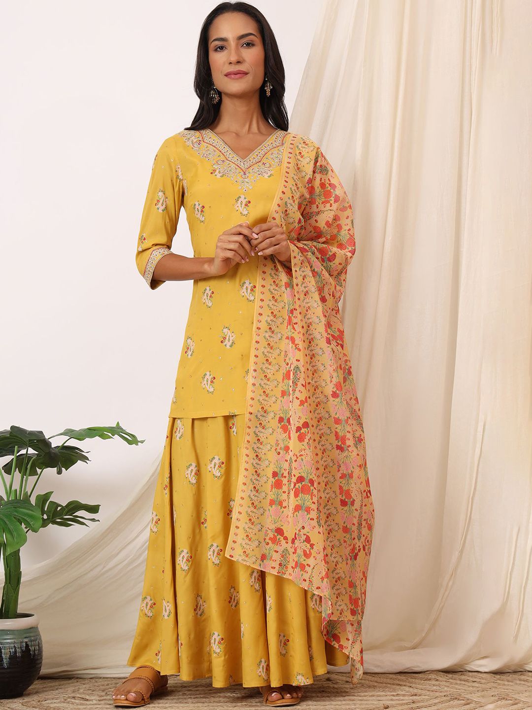 W Floral Printed V Neck Thread Work Kurti With Palazzo & Dupatta-picture-11