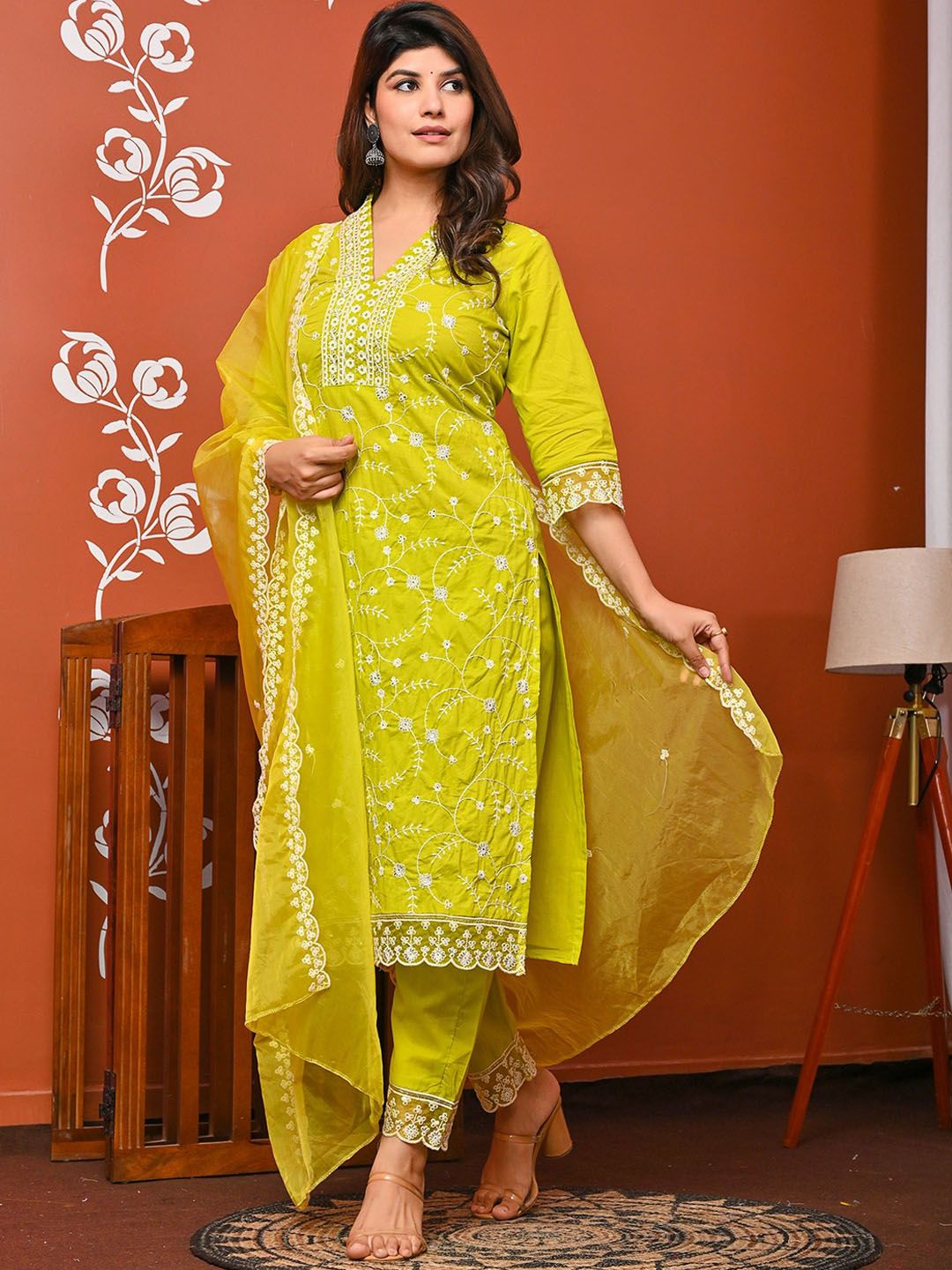 Women Floral embroidered v_neck rayon Kurta Trouser & Dupatta Set