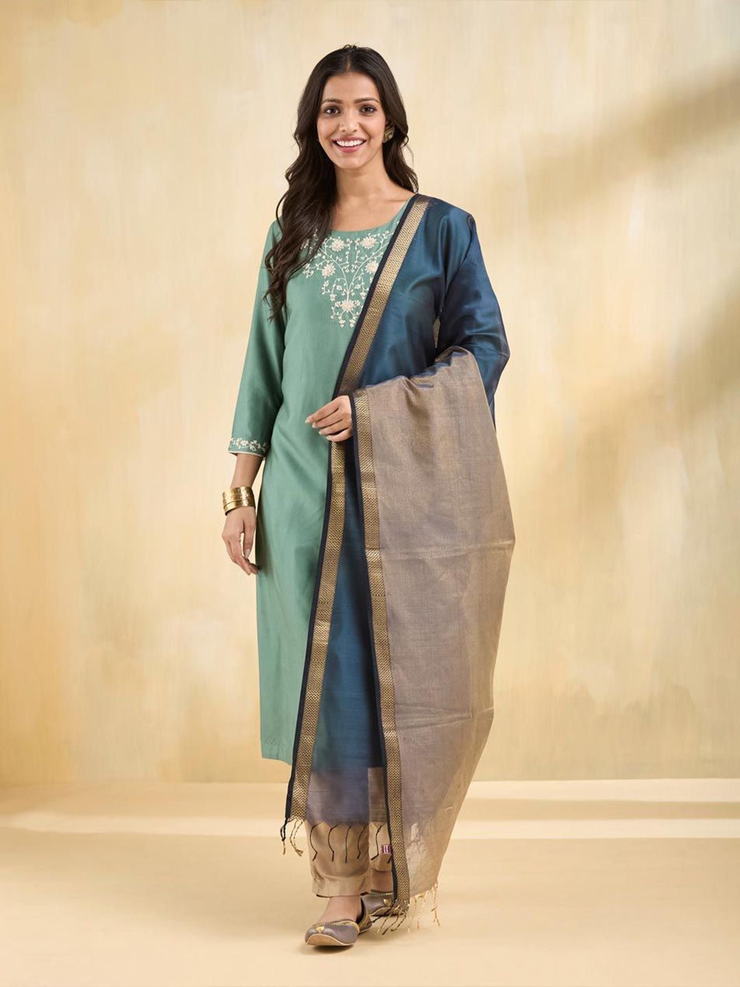 Fabindia Colourblocked Cotton Silk Dupatta With Zari-picture-10