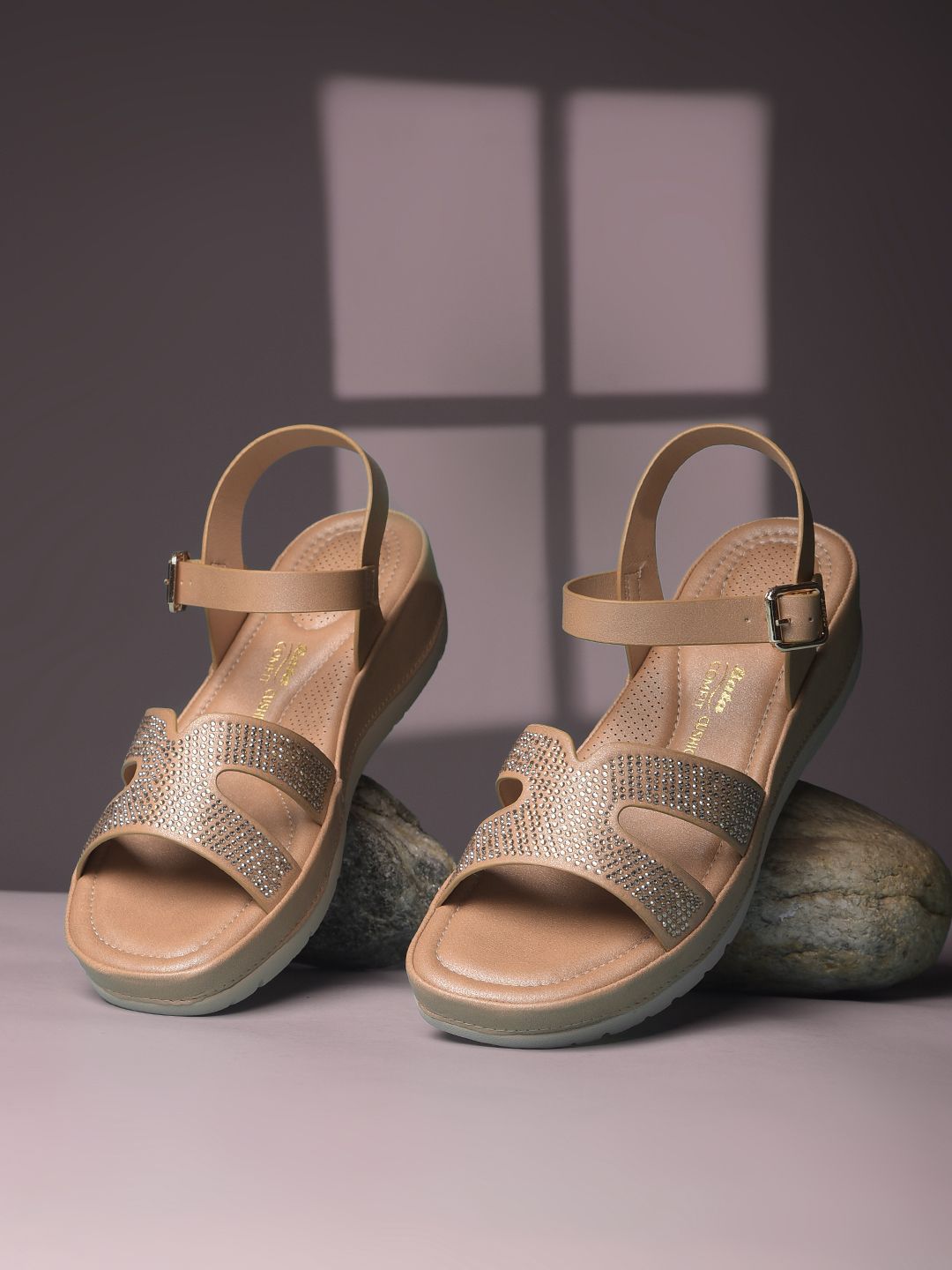 Bata comfit Women High-Top Platform Sandals with Buckle-picture-40