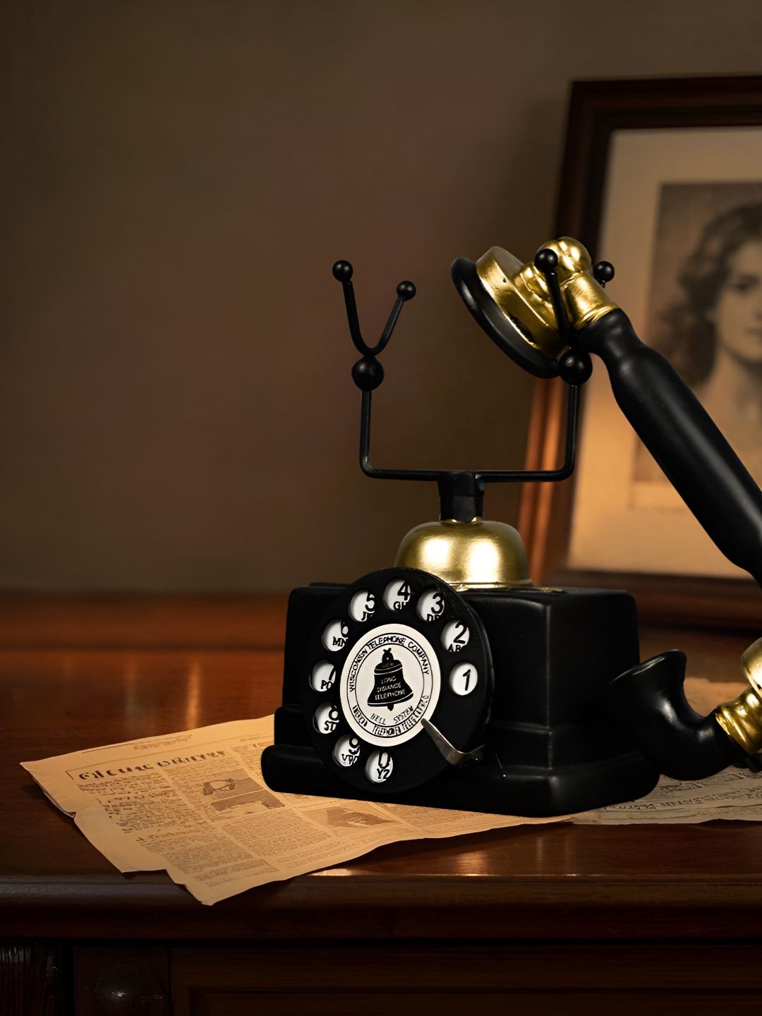 Spiaty Black Charming European Retro Resin Telephone Curio Showpiece