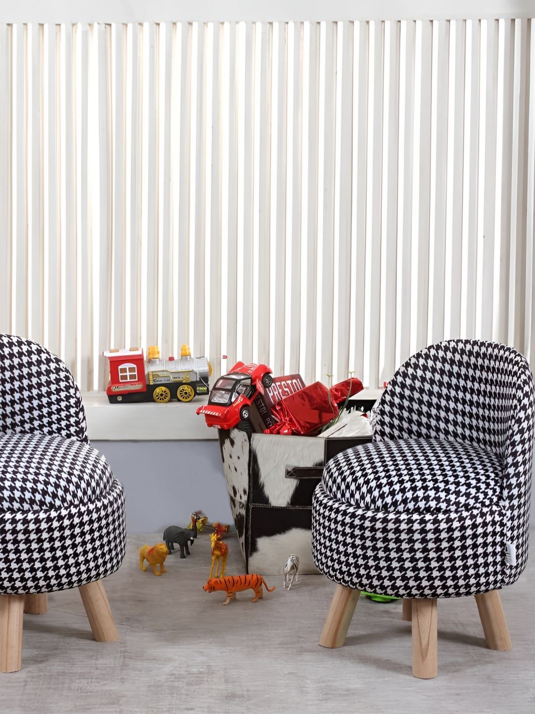 Shadowkart 2-Pcs Black & White Checked Round Ottoman Pouffes-picture-35