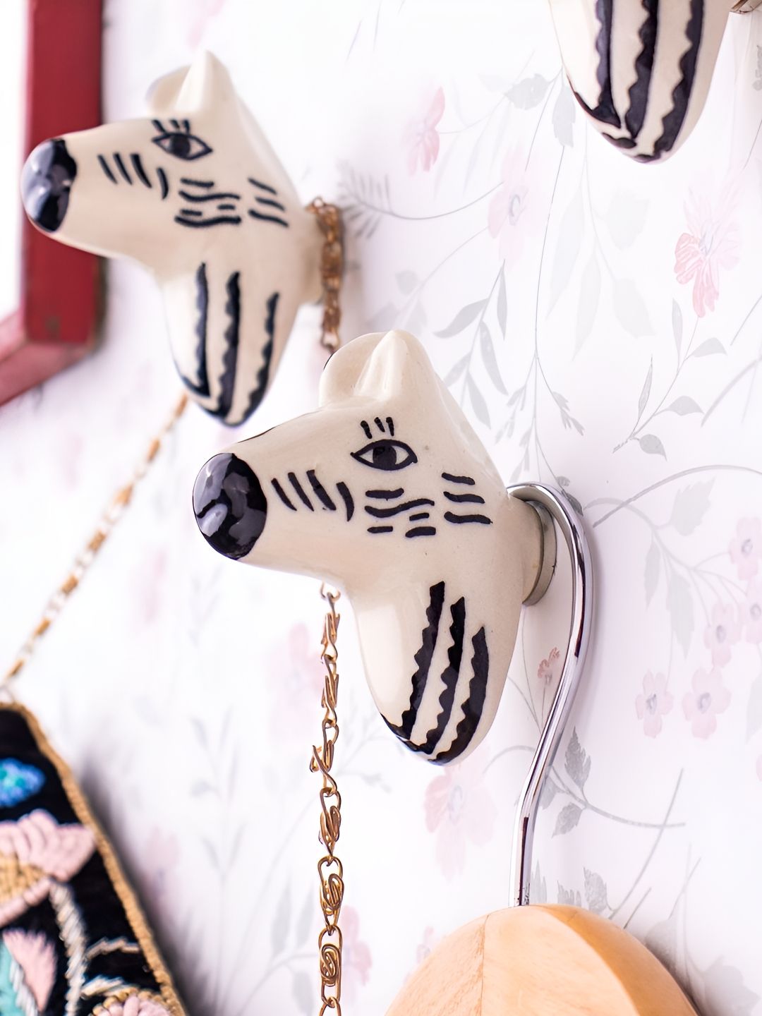 Indianshelf Set Of 3 Black & Cream Ceramic Zebra Wall Hooks-picture-44