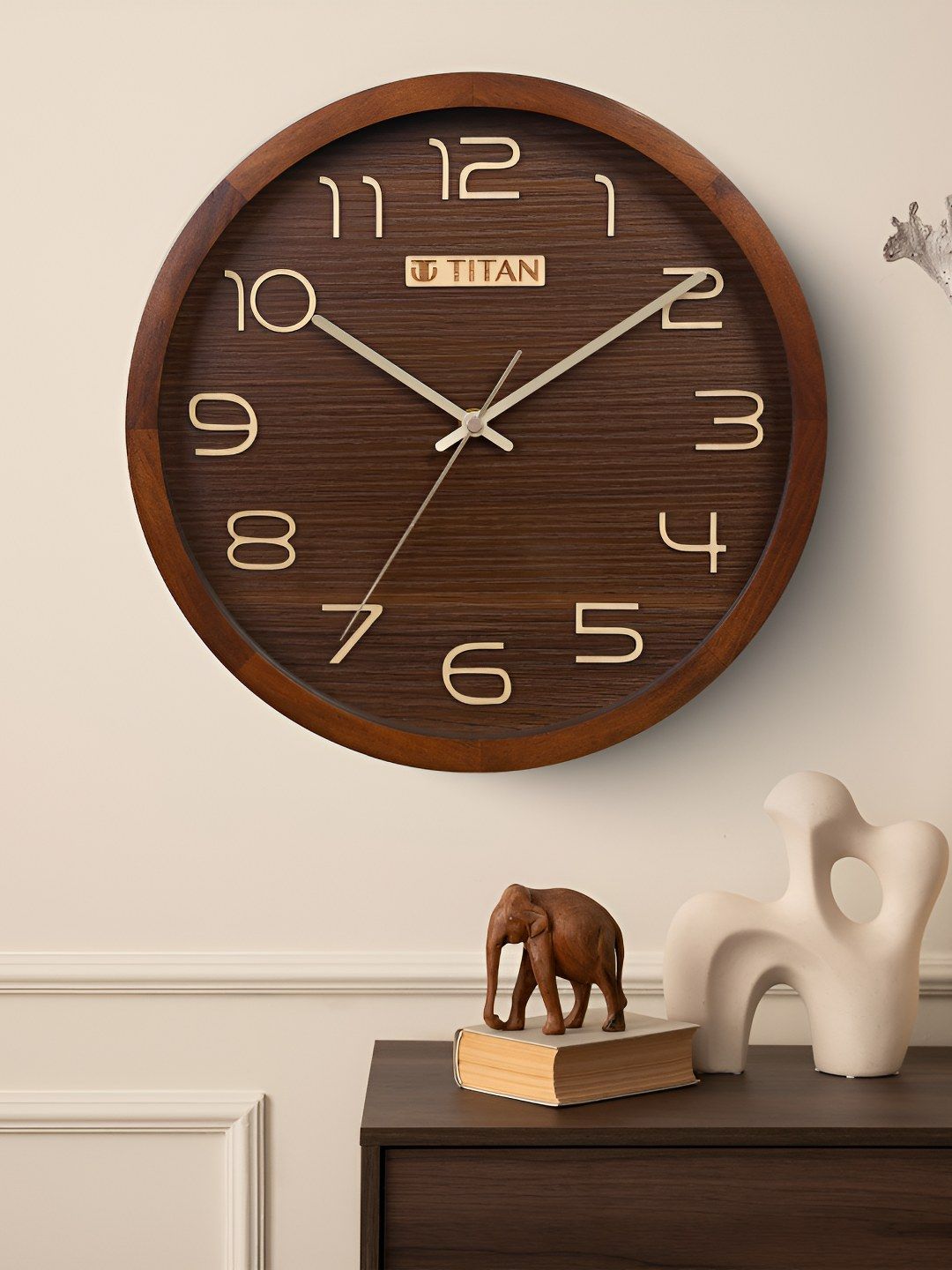 Titan Classic Brown & Gold Toned Wooden Contemporary Round Shaped Wall Clock