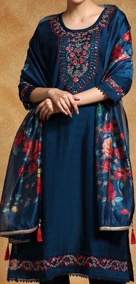 Women Regular Thread Work Velvet Kurta with Trousers & With Dupatta main image 0