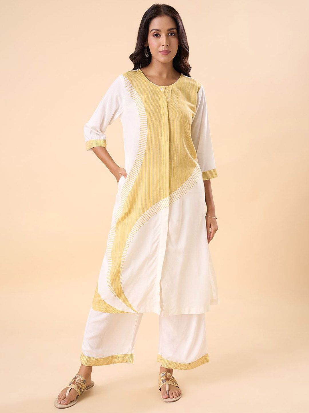 RANGMANCH BY PANTALOONS Women Printed Regular Kurta with Trousers-picture-11