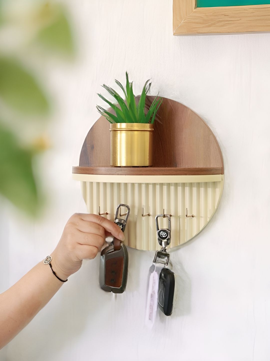 Cinch Home White & Brown Wooden Key Holder With Shelf-picture-37