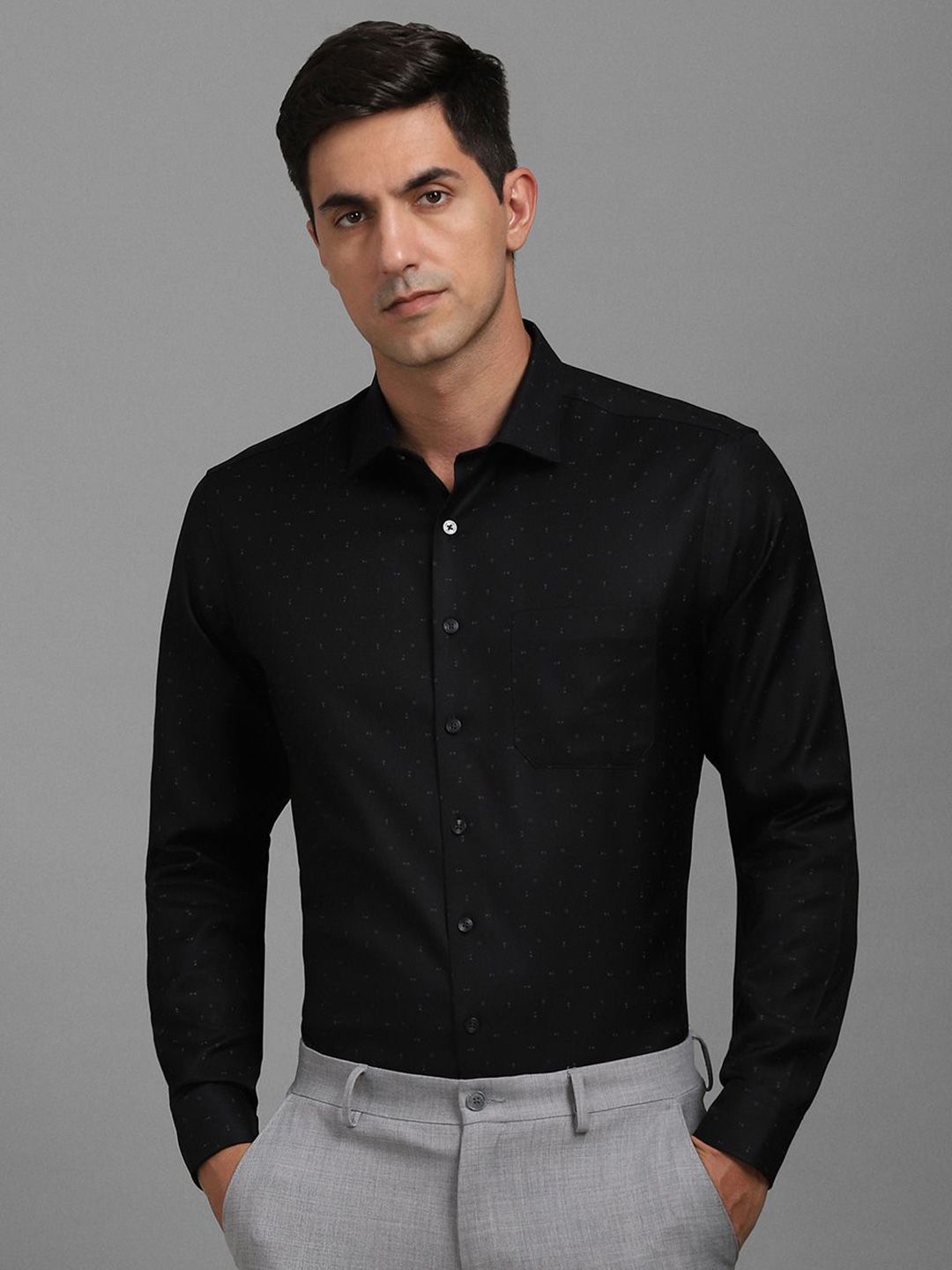 Louis Philippe Geometric Printed Spread Collar Long Sleeves Slim Fit Cotton Shirt-picture-15