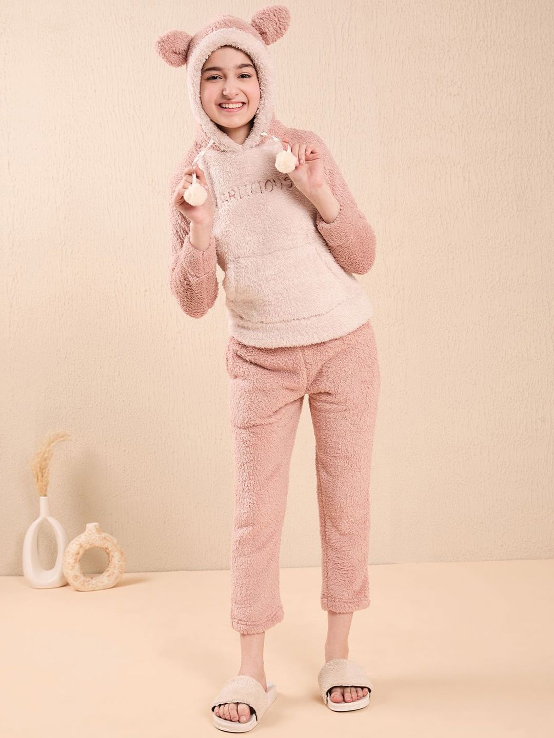 Sweet Dreams Girl Printed Long Sleeves Hooded Neck T-shirt & Pyjamas Night Suits-picture-22