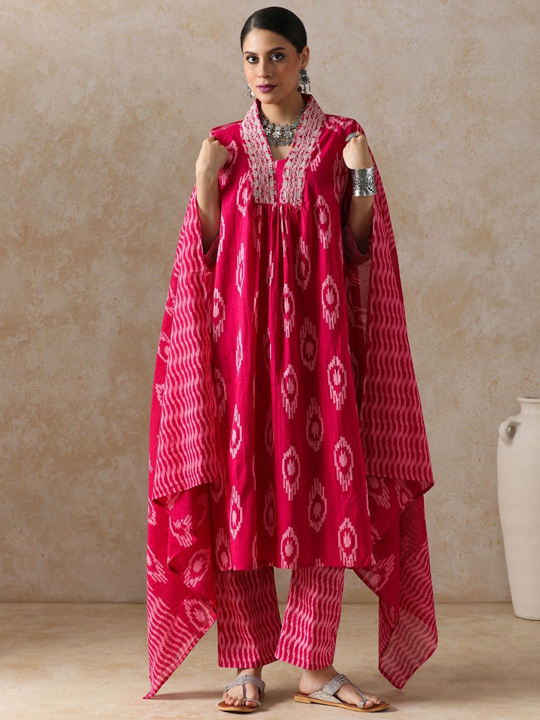 Moara Geometric Printed V Neck A Line Pleated Pure Cotton Kurta With Trousers & Dupatta