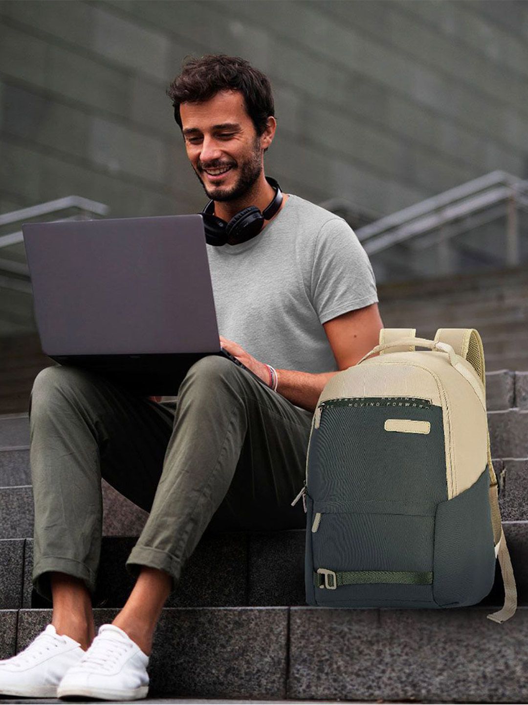 Safari Unisex Colourblocked Backpack-picture-26