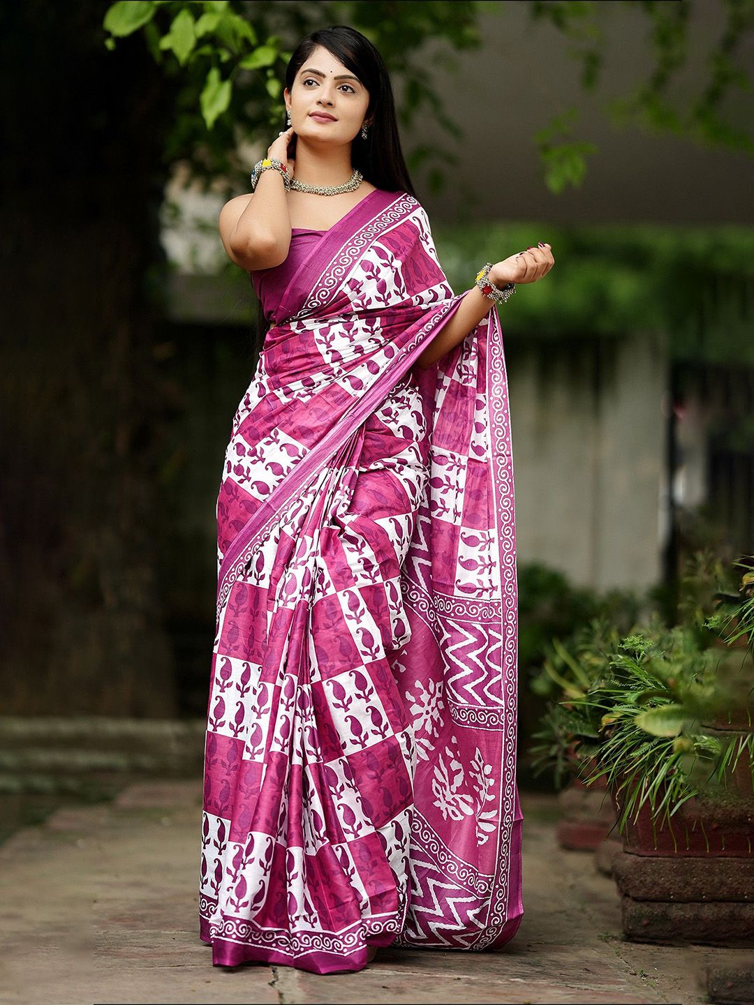 Munir Women Floral Pure Cotton Bagru Saree-picture-23