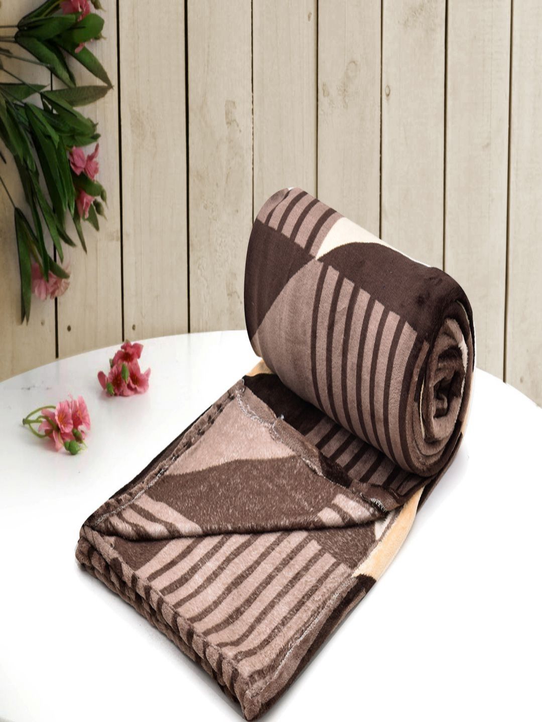RRC Brown Geometric Printed AC Room 300 GSM Double Bed Dohar With 2 Pillow Covers-picture-42