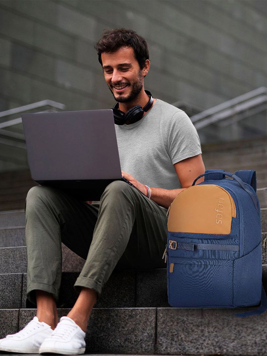 Safari Unisex Colourblocked Backpack-image-26