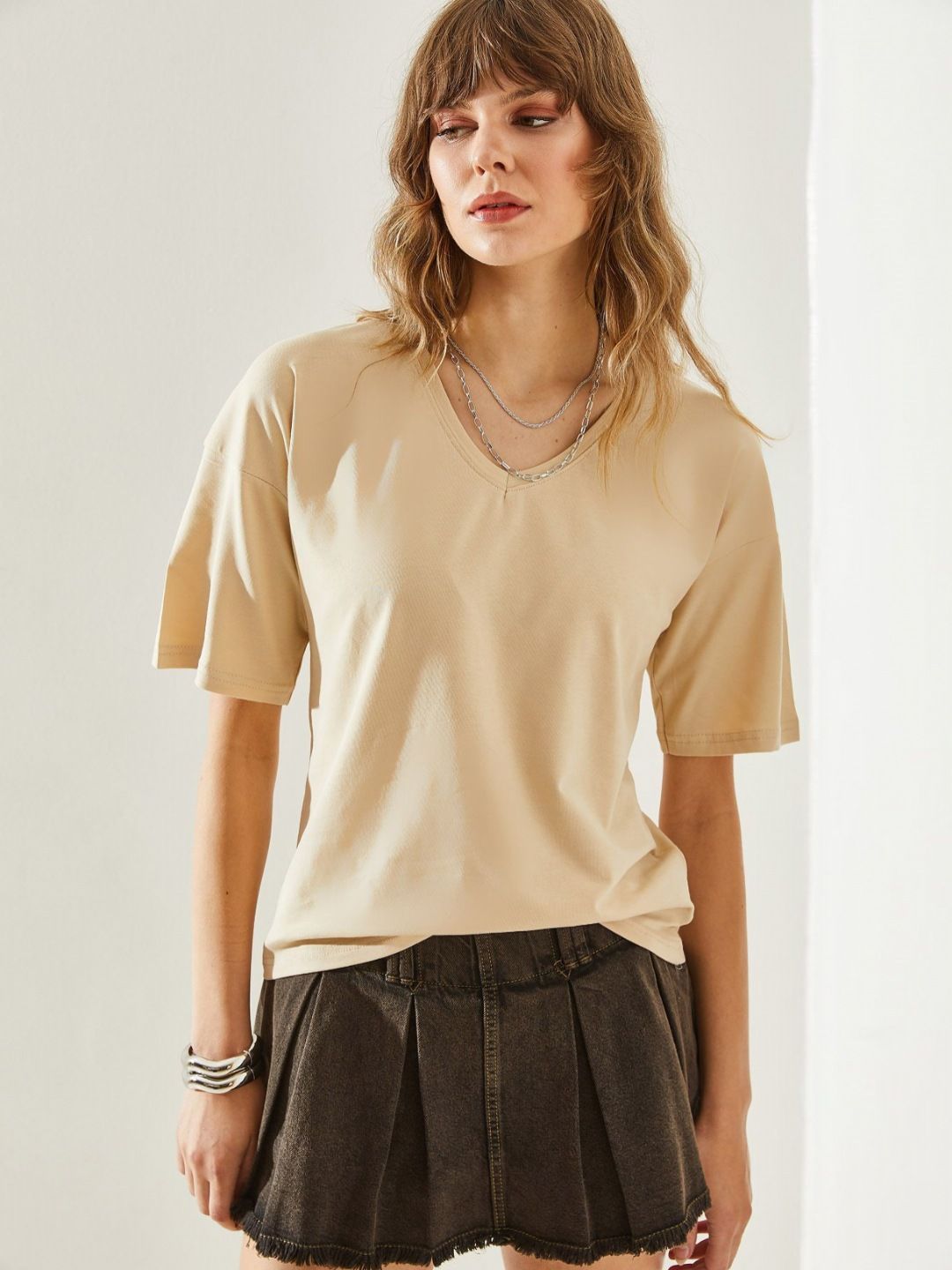 BIANCO LUCCI Women V-Neck Raw Edge T-shirt-image-13