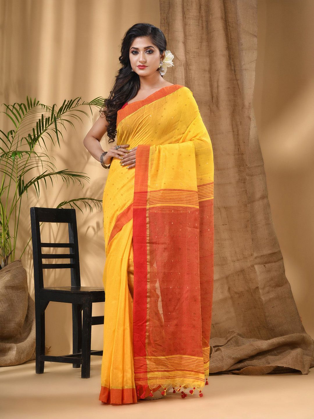 DESH BIDESH Women Yellow Woven Design Sequinned Handloom Taant Saree-picture-40