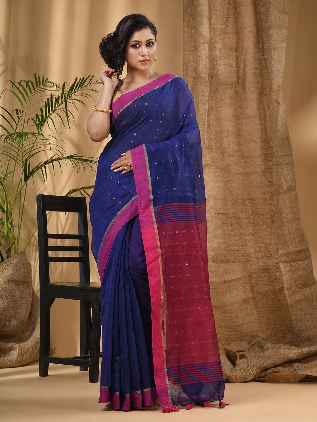 DESH BIDESH Women Ethnic Motifs Mirror Work Taant Saree-picture-48