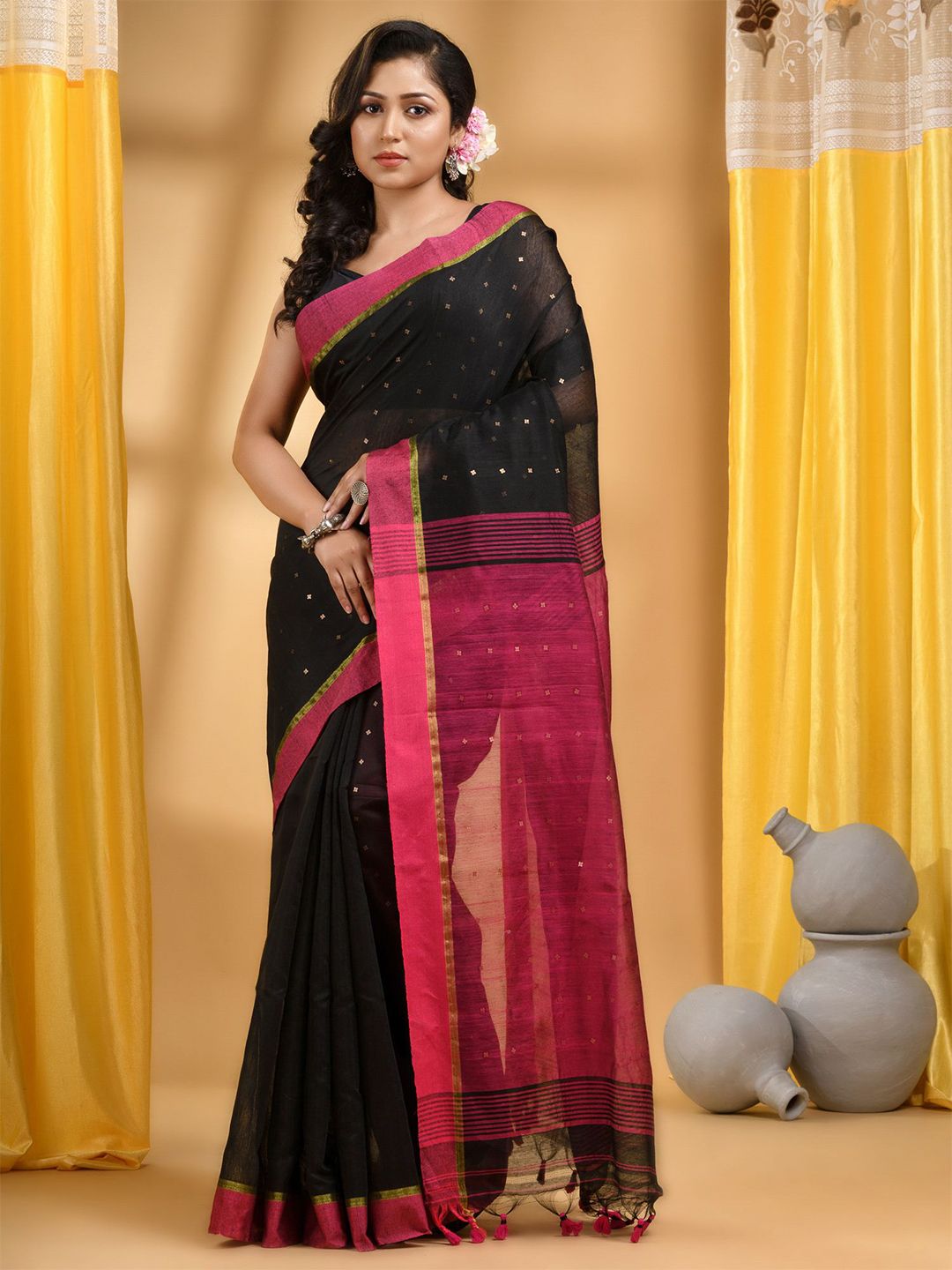DESH BIDESH Woven Design Sequinned Taant Saree-picture-33