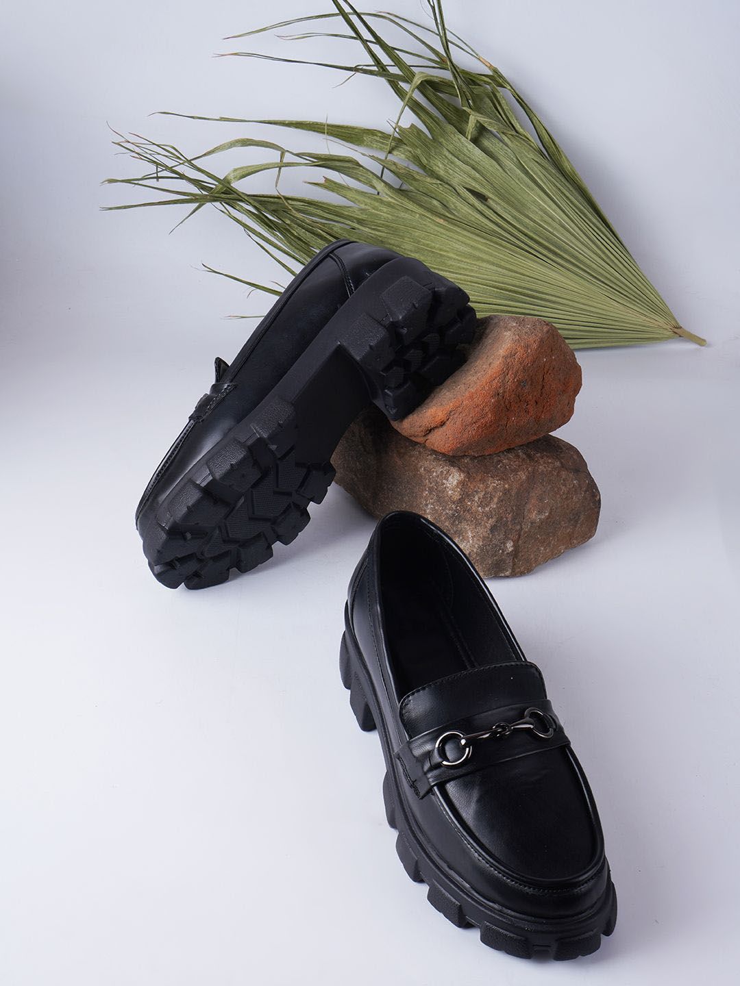 Froh Feet Women Solid Smart Casual Loafers-picture-31