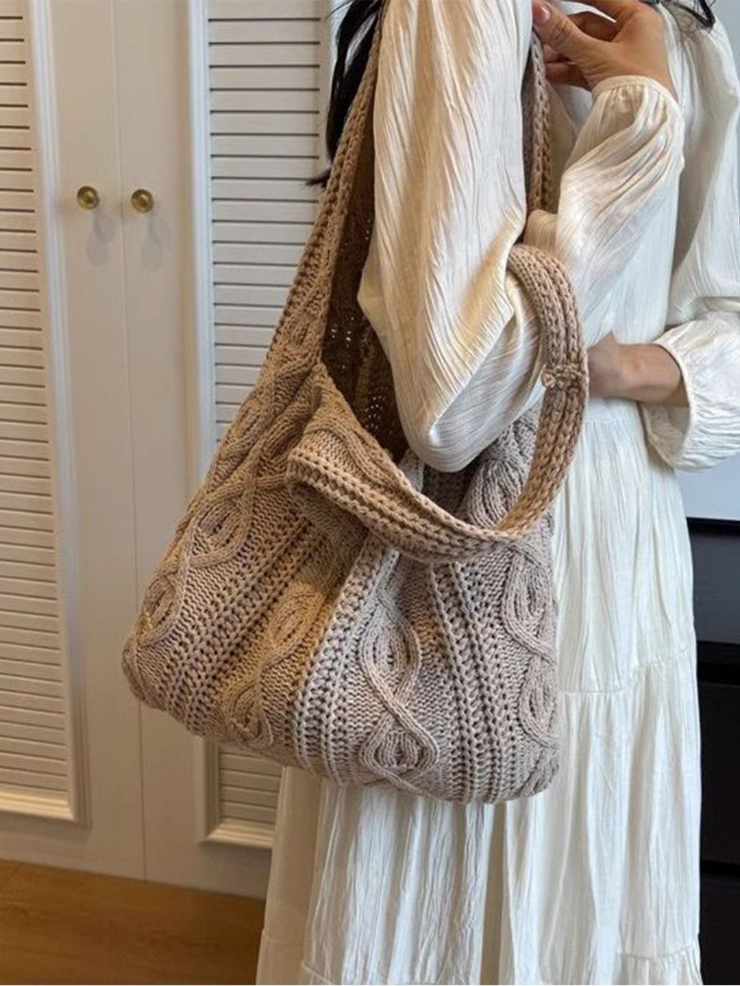 StyleCast x Revolte Bucket Handheld Bag with Cut Work-picture-25