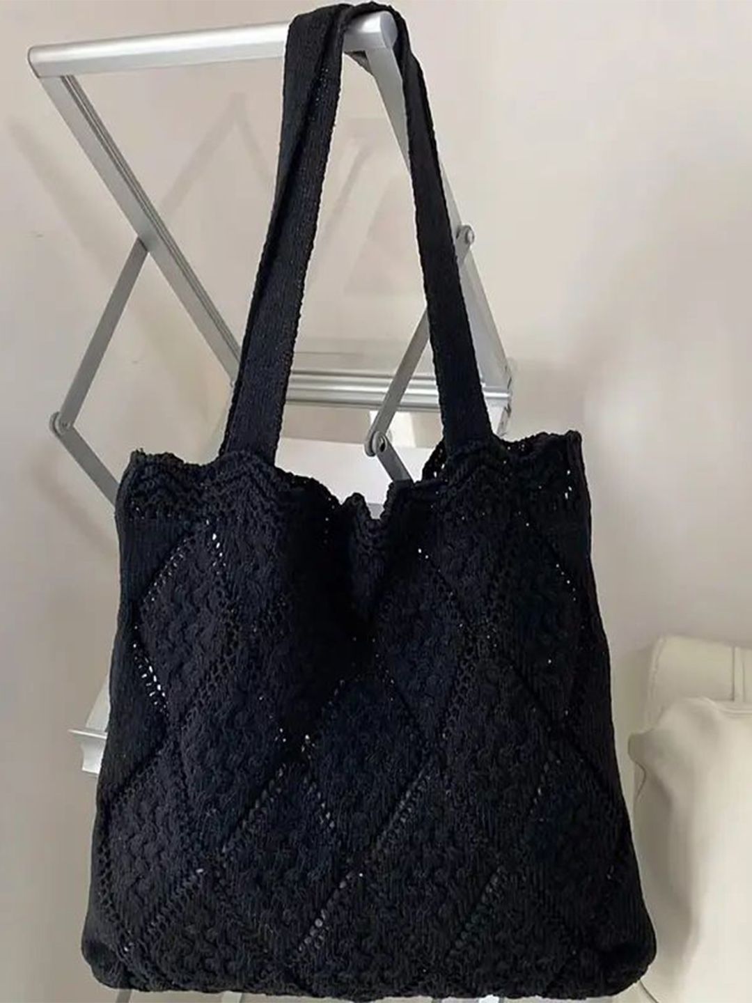 StyleCast x Revolte Bucket Handheld Bag with Cut Work-picture-12