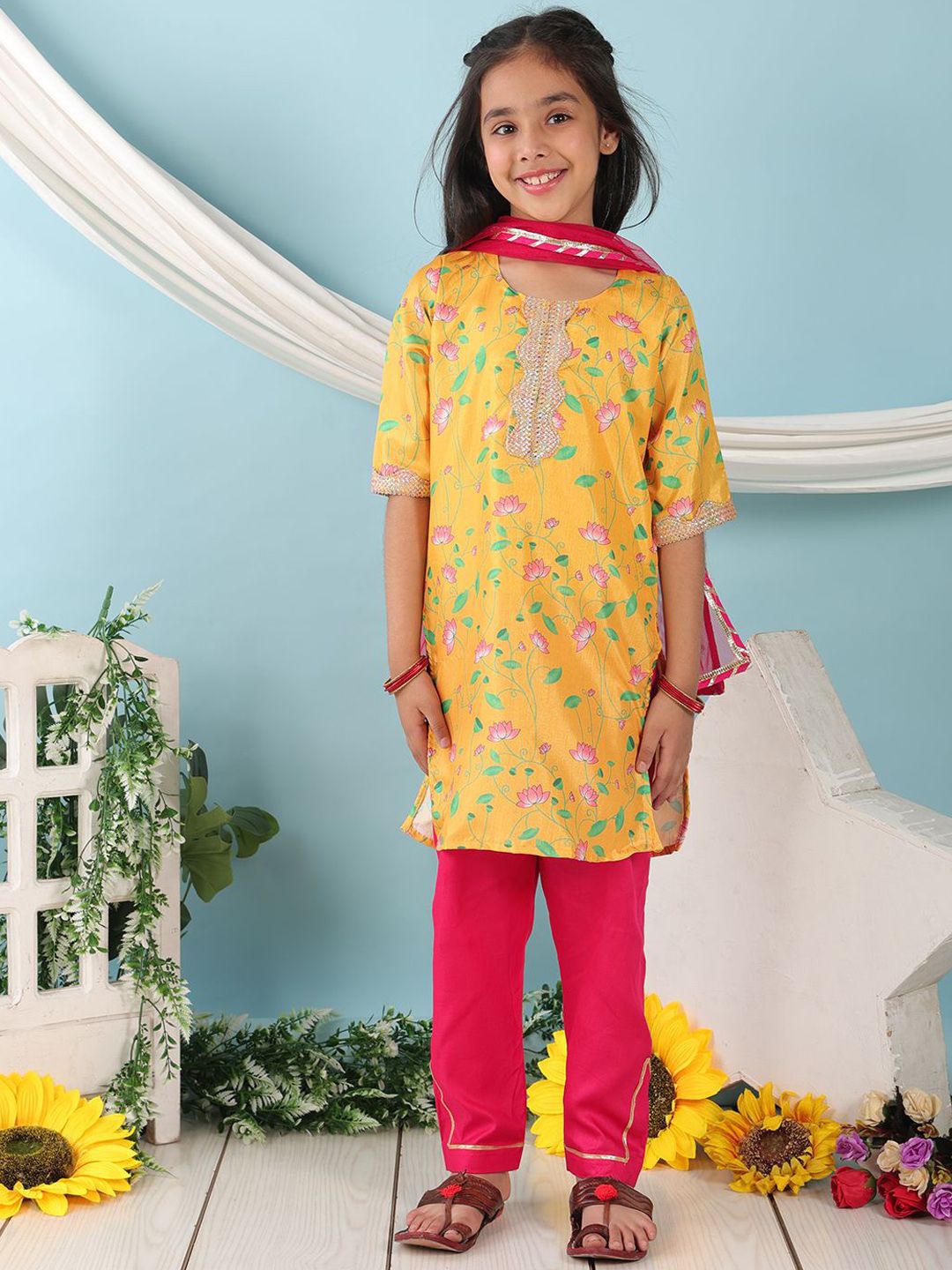 here&now x kinder kids Here&Now X Kinder Girls Floral Printed Thread Work Straigh Kurta With Trousers & Dupatta-picture-11