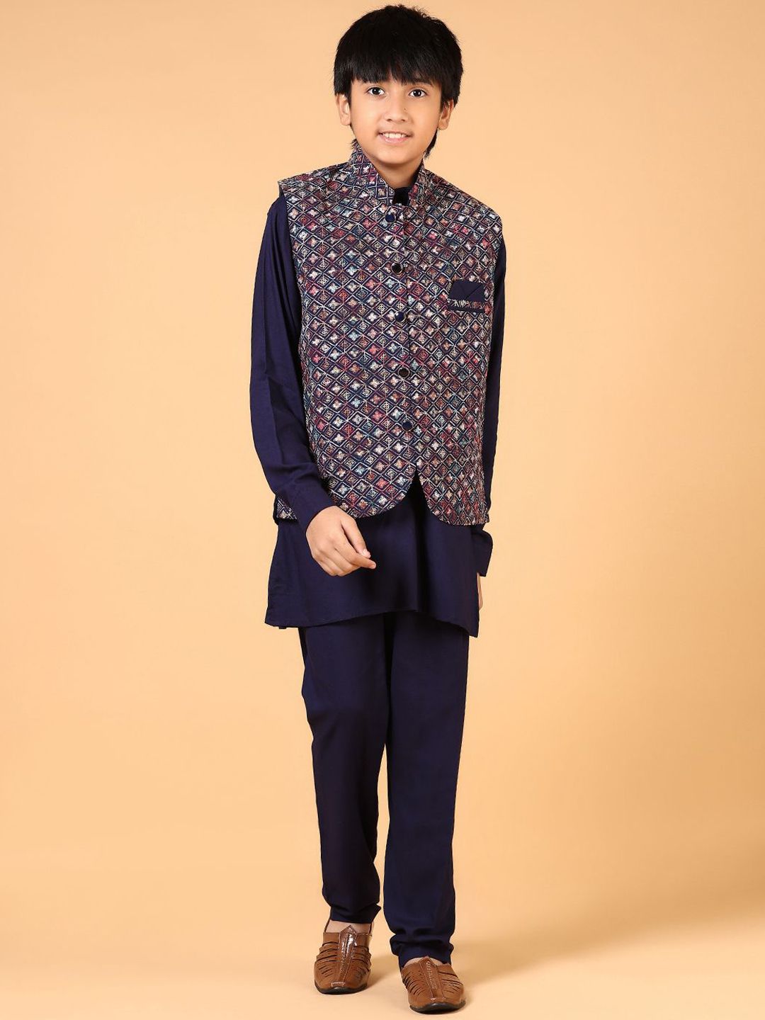 V-Mart Boys Mandarin Collar Straight Kurta With Pyjamas & Jacket-picture-36