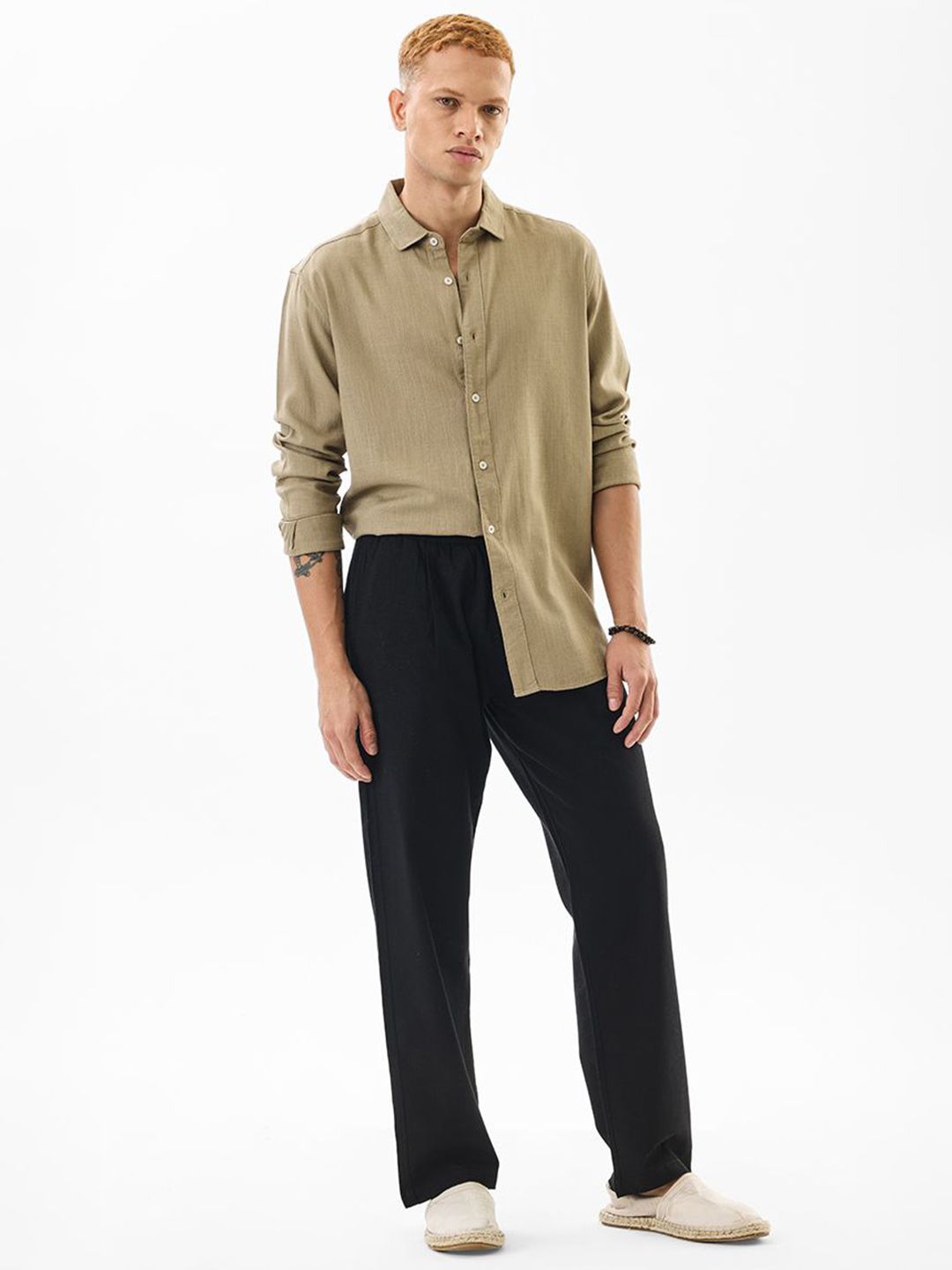 Men's Brown Spread Collar Solid Slim Fit Shirt