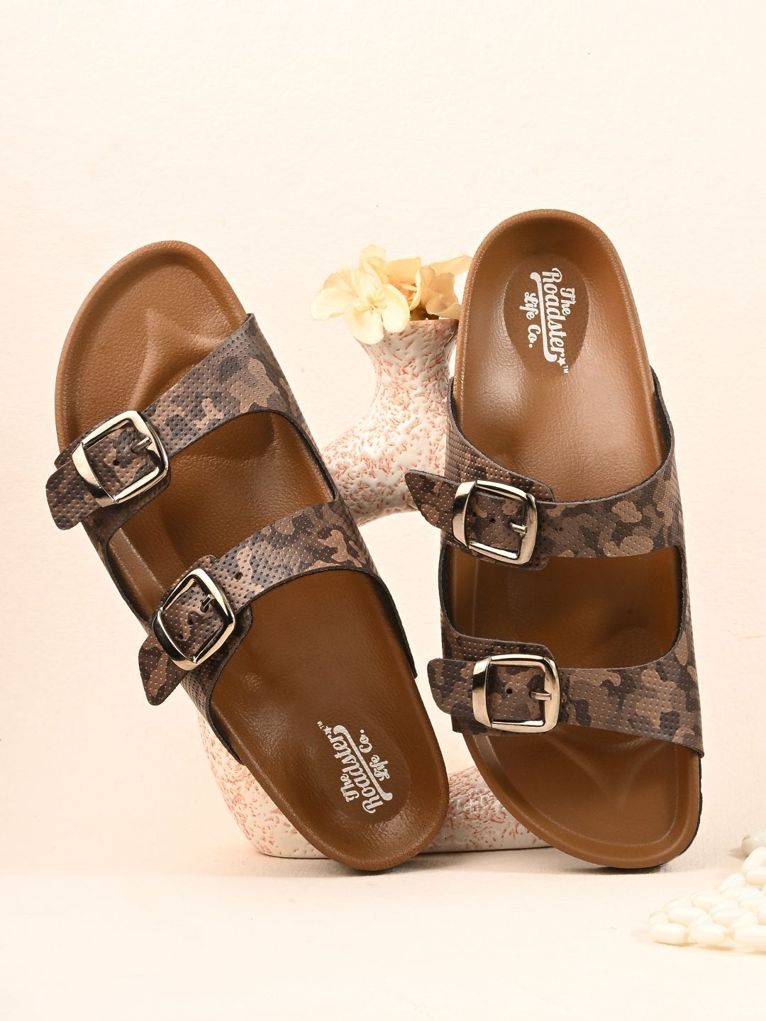 The Roadster Lifestyle Co Women Printed Open Toe Flats-picture-13