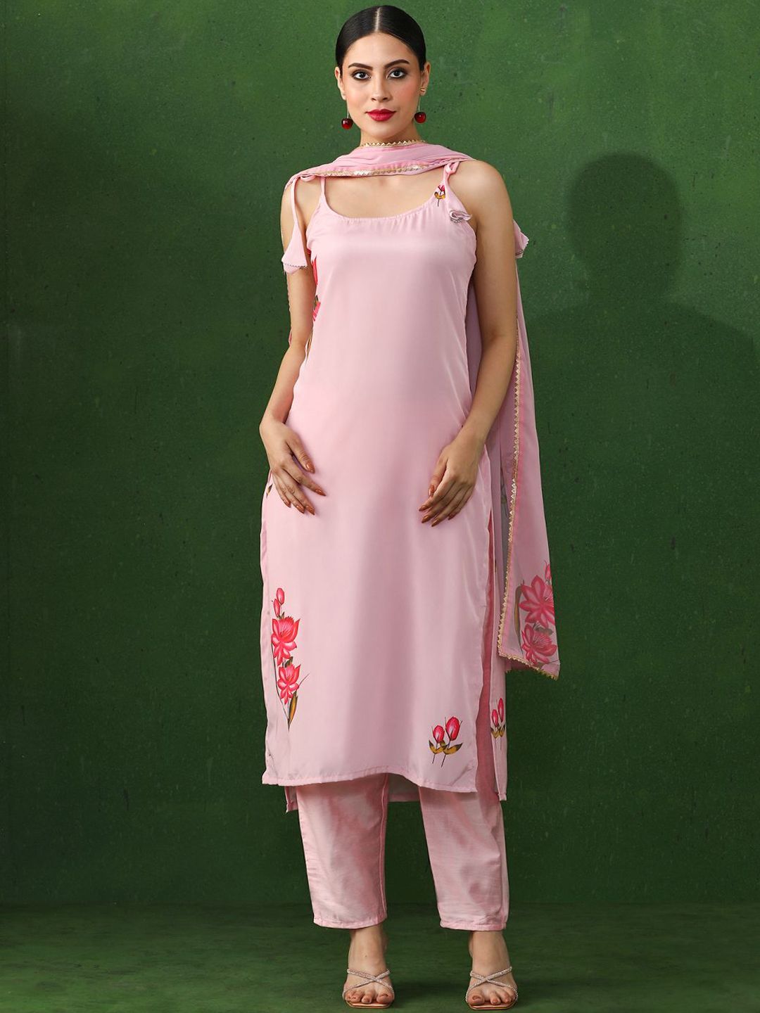 Jaipur Kurti Floral Printed Shoulder Strap Kurta With Trousers & Dupatta