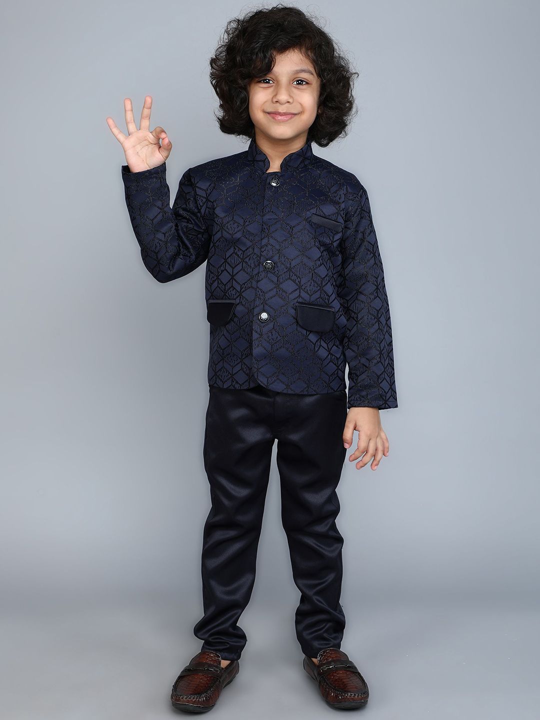 FOURFOLDS Boys Embroidered 2-Piece Party Suit-picture-14