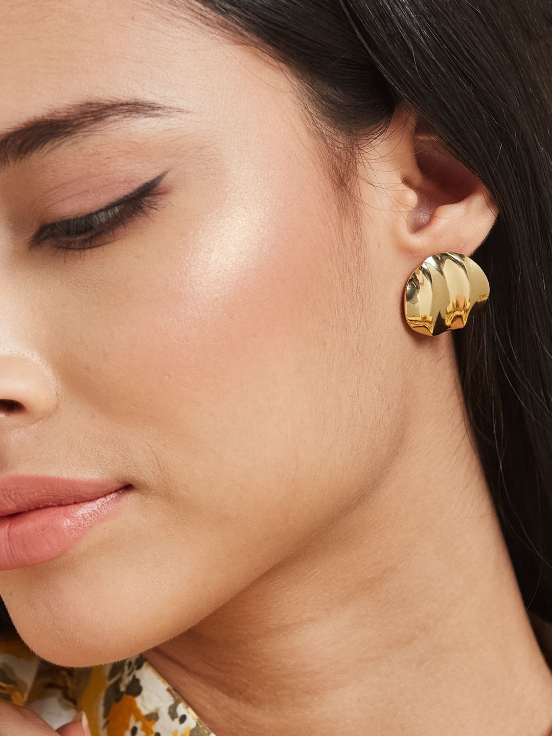 ATIBELLE Set Of 2 Gold-Plated Contemporary Shaped Textured Studs
