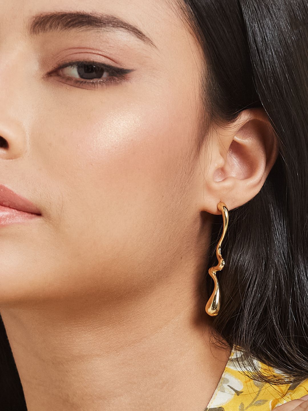 ATIBELLE Set Of 2 Gold-Plated Contemporary Shaped Textured Half Hoop Earrings