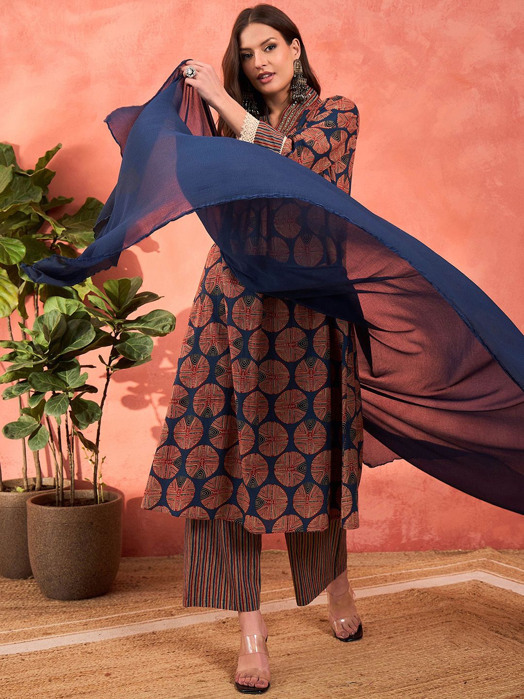 Shae by SASSAFRAS Geometric Printed Pleated V-Neck Pure Cotton Kurta Trousers & Dupatta-picture-29