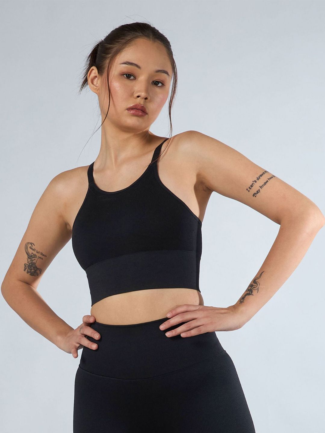 CULT Women Black Momentum Seamless Medium Support Bra