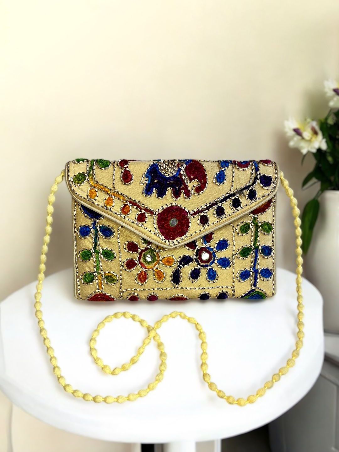 Sutliyan Embroidered Embellished Envelope Clutch-picture-57