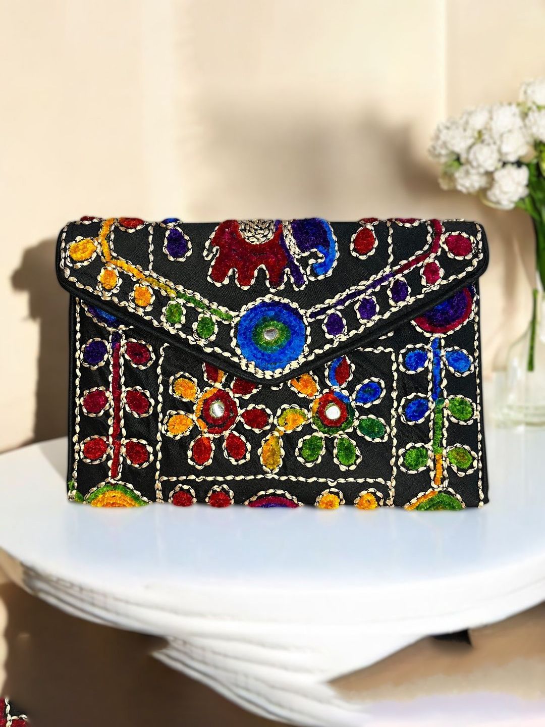 Sutliyan Embroidered Embellished Envelope Clutch-picture-35