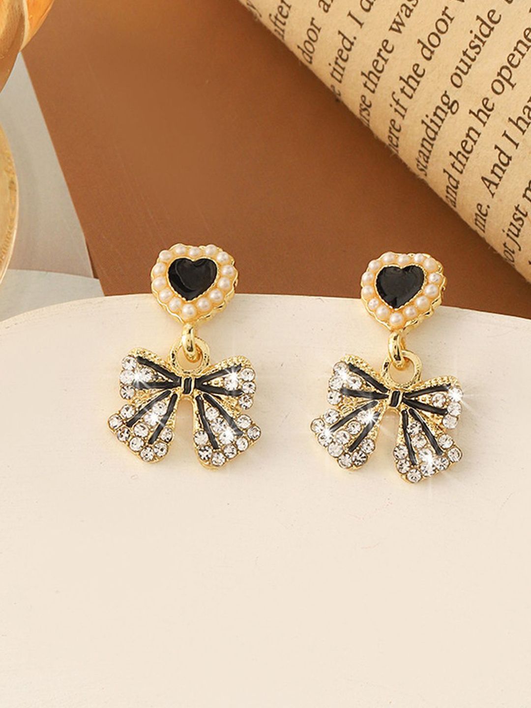 FIMBUL Gold-Plated Rhinestone Studded Heart Shaped Drop Earrings-picture-31