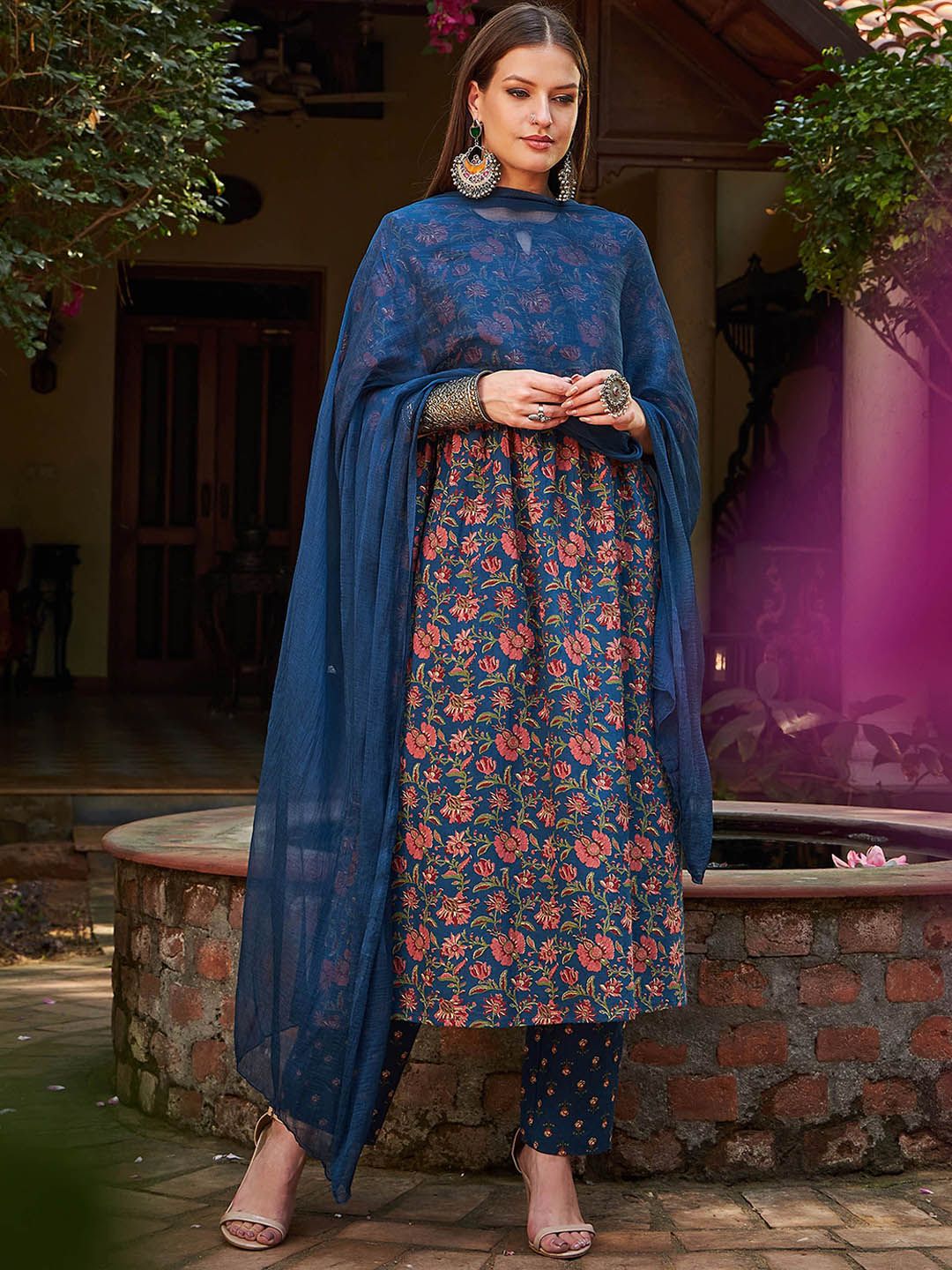 Shae by SASSAFRAS Floral Printed Tie-Up Neck Pure Cotton Kurta With Trousers & Dupatta