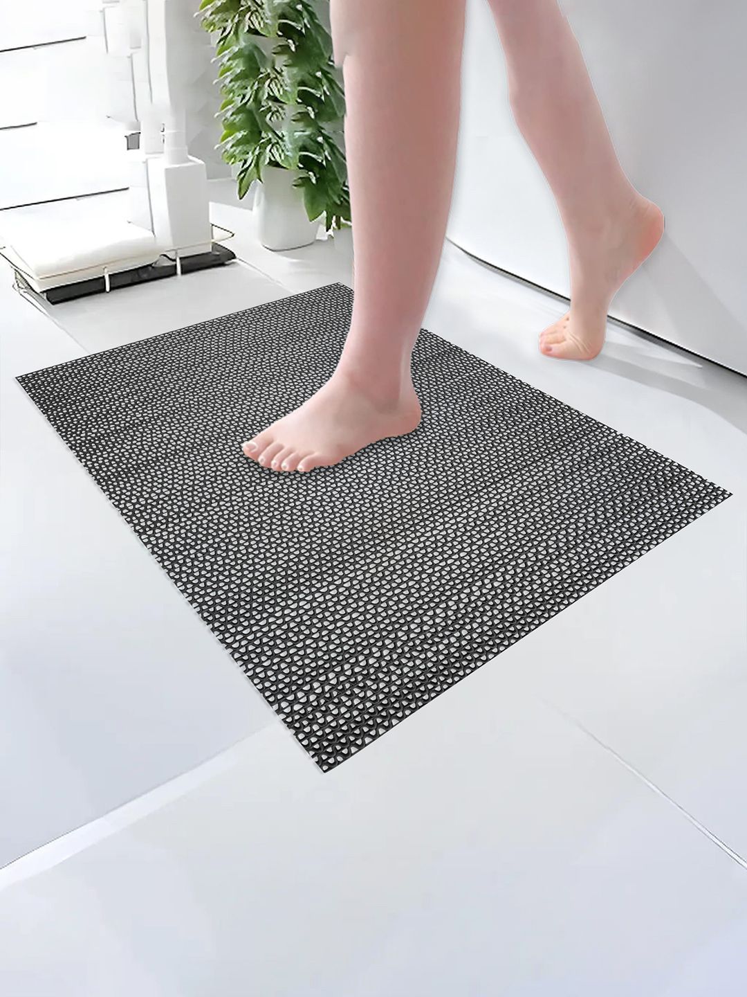 Kuber Industries Black Textured 110 GSM Anti-Slip Multipurpose Long Lasting Bath Rug