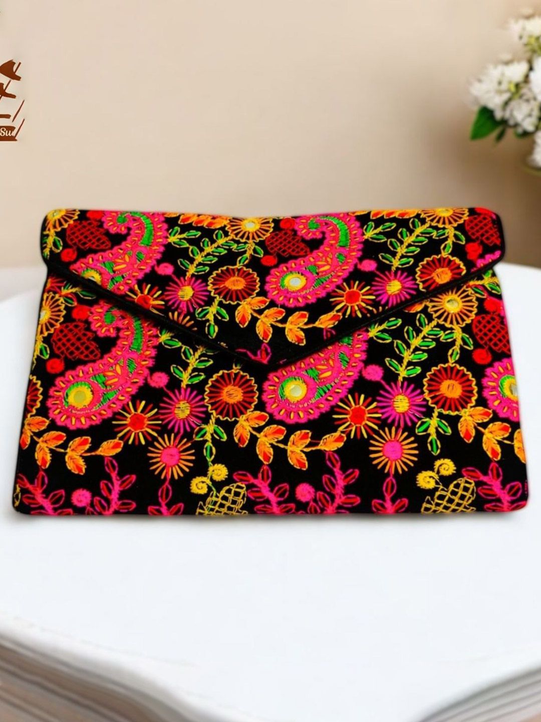 Sutliyan Embroidered Envelope Clutch-picture-32