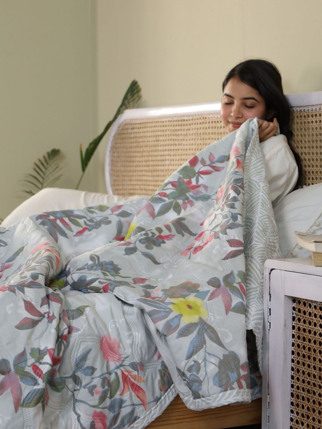 GKM Off White & Pink Floral Microfiber AC Room 350 GSM Double Bed Comforter-picture-25