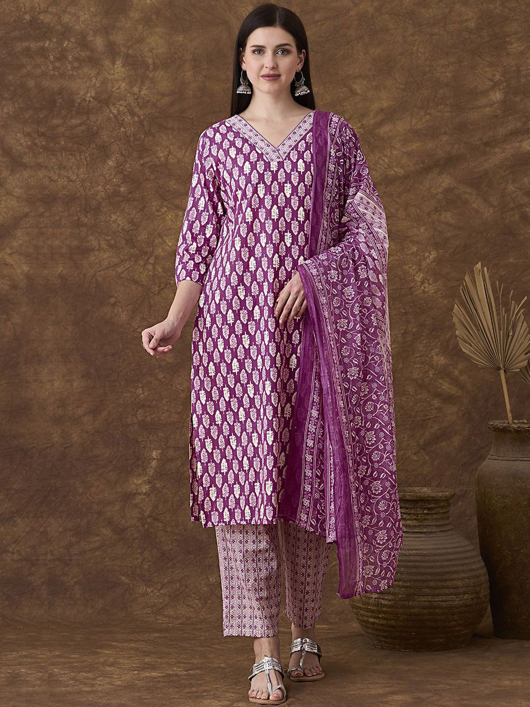 FASHOR Women Ethnic Motifs Printed Pure Cotton Straight Fit Kurta Sets