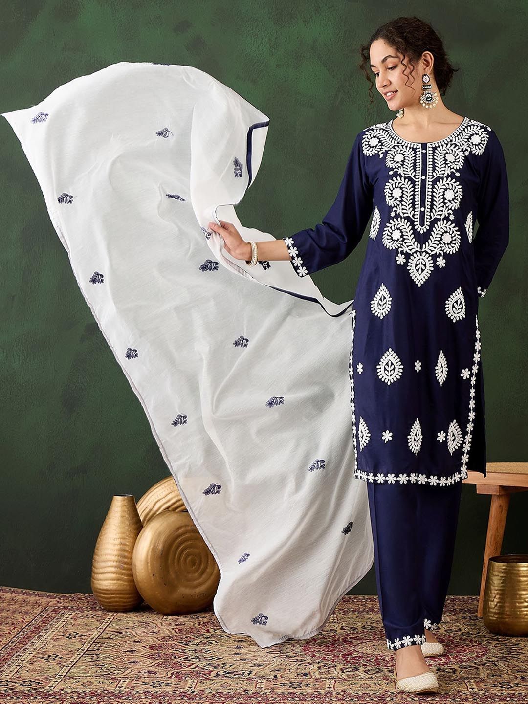 DIVASTRI Floral Embroidered Chikankari Straight Kurta & Trousers With Dupatta