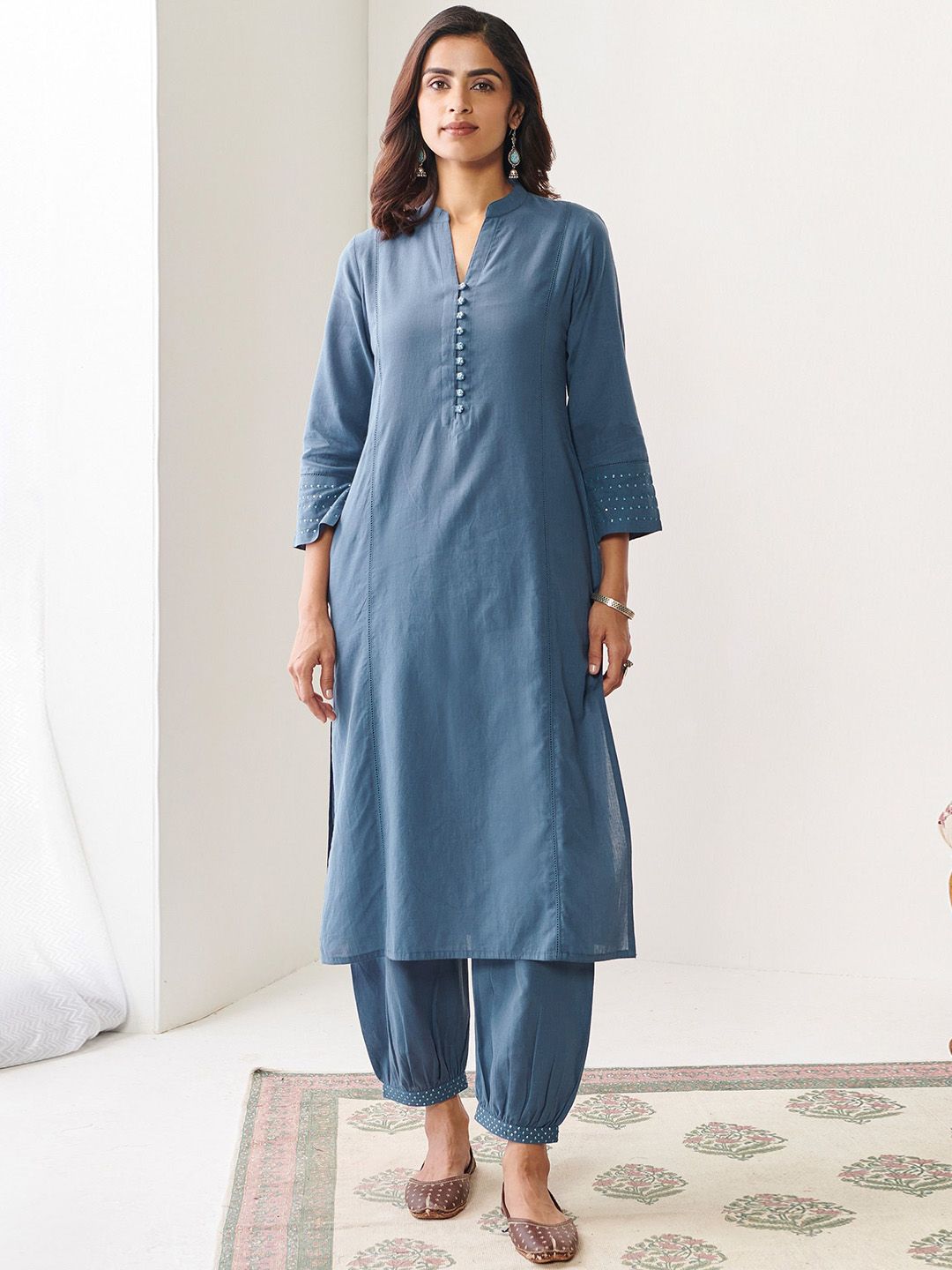 DMUNESH FASHION Mandarin Collar Straight Kurta With Patiala