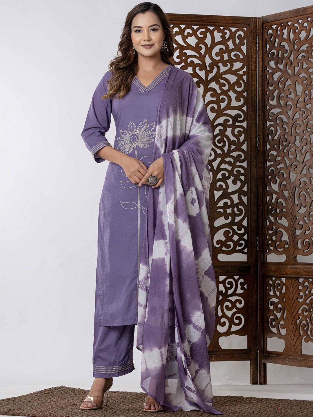 GHUMMAN SONAKSHI Women Ethnic Motifs Embroidered Pure Cotton Kurta with Trouser & Dupatta