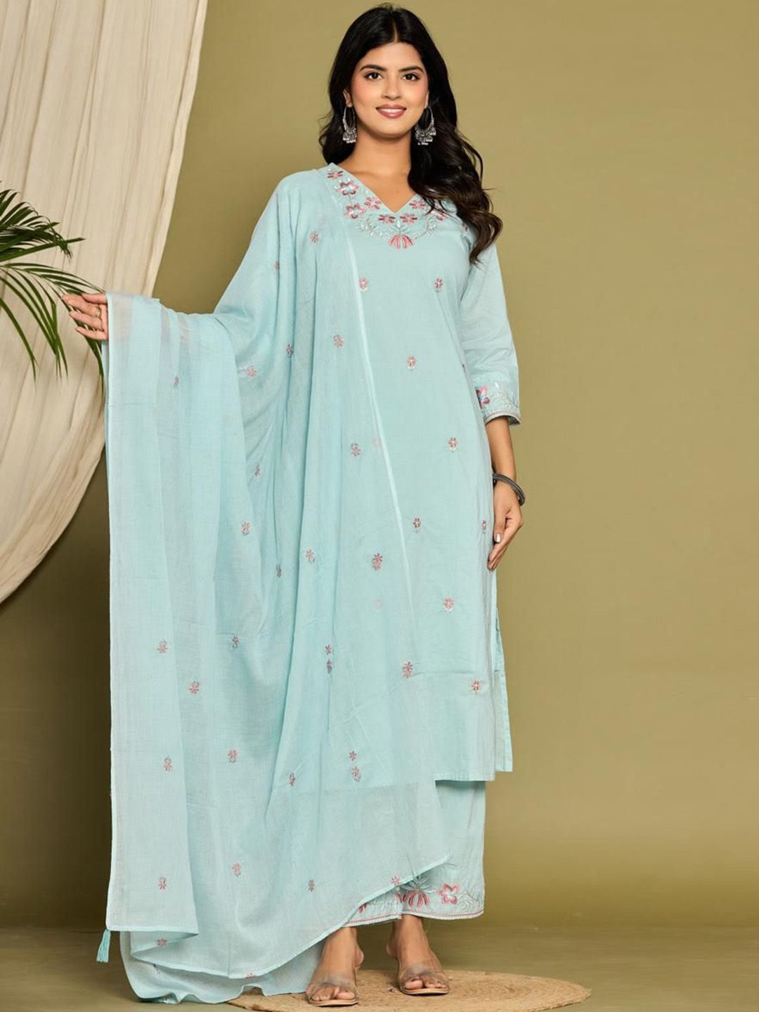 GHUMMAN SONAKSHI Women Floral Embroidered Pure Cotton Kurta with Palazzo & Dupatta